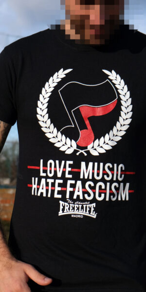 Camiseta Love Music hate fascism